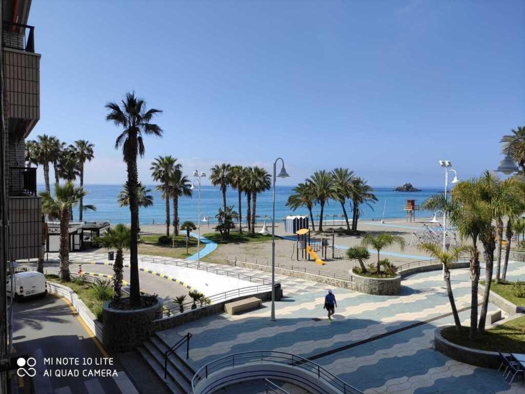Centro-Primera Linea De Playa Almuñécar Екстериор снимка